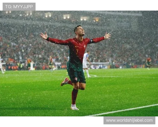 详细介绍世界杯决赛进球最多的球员的比赛瞬间和历史地位